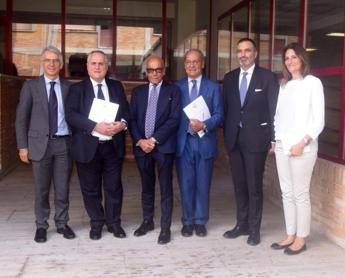 Moda: siglato accordo Accademia dei Sartori - Rebibbia per corso 'taglio e cucito' Moda: siglato accordo Accademia dei Sartori - Rebibbia per corso 'taglio e cucito'